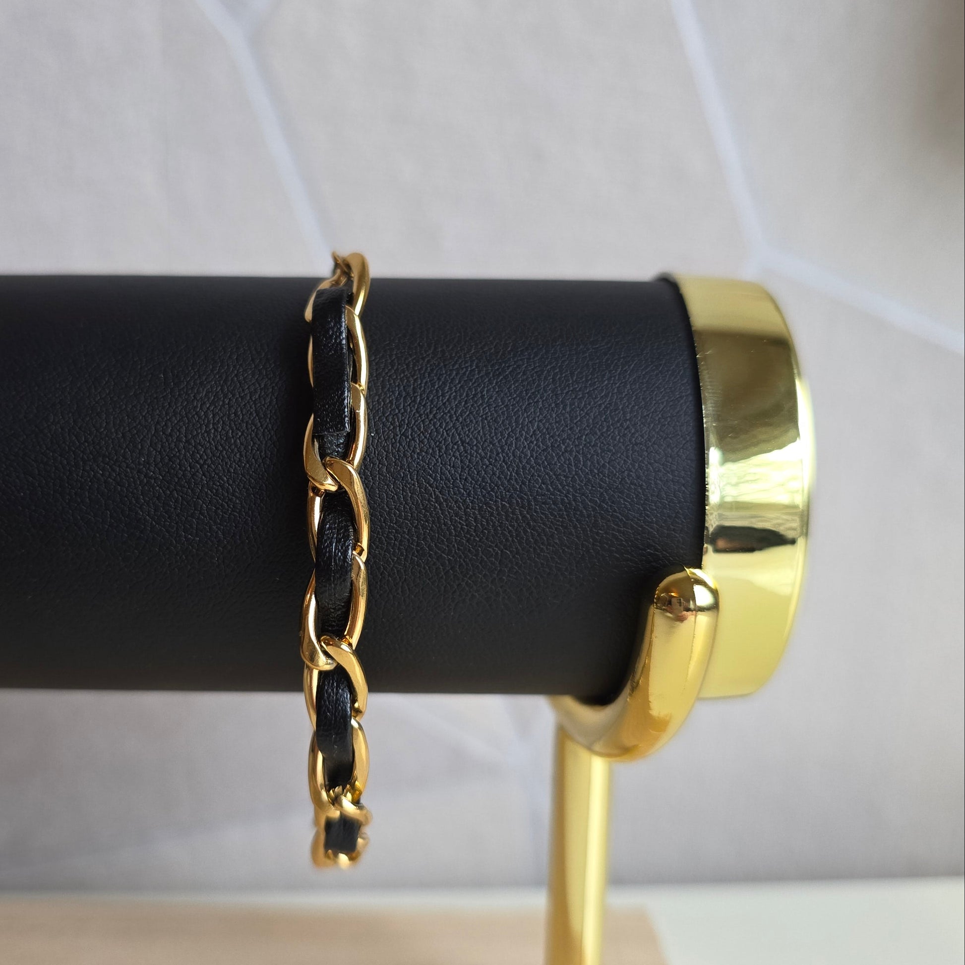 Chaîne Noir behoort tot de Essentials collectie van Atelier Doré.