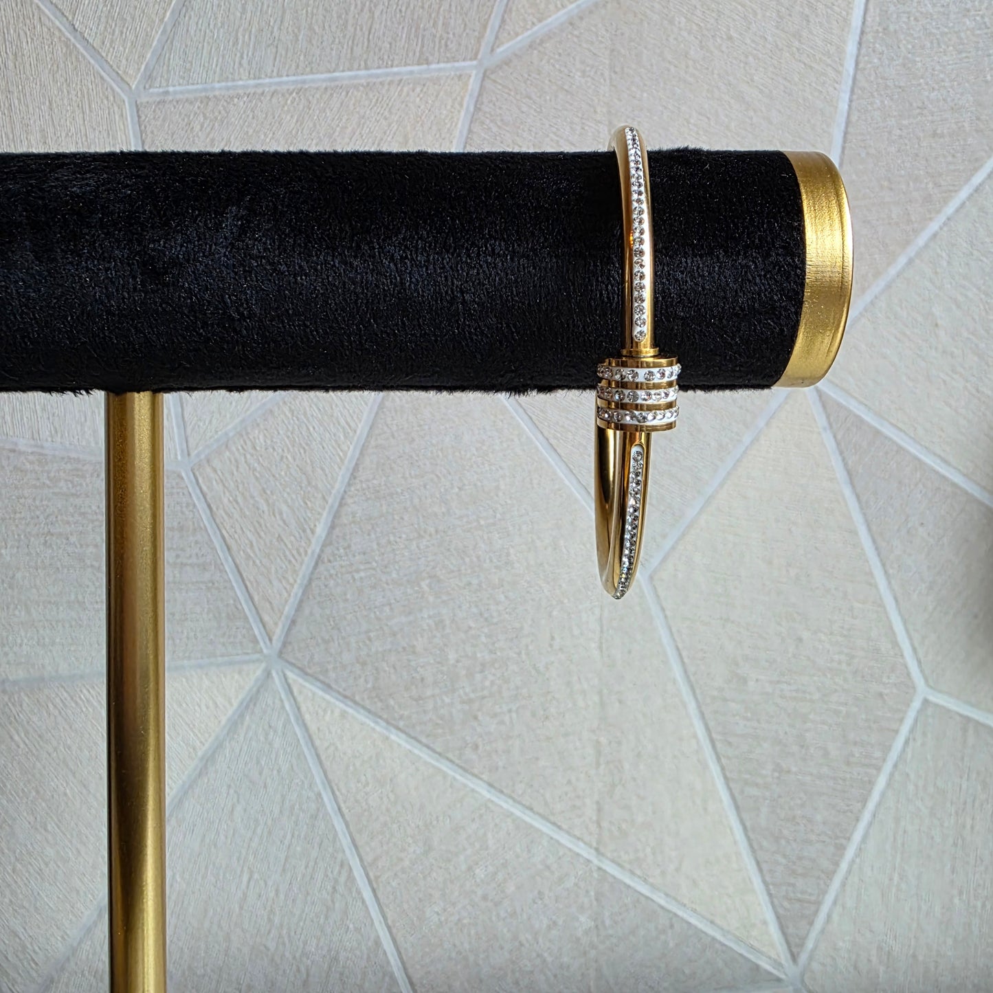 &nbsp;Lumière Royale behoort tot de Essentials collectie van Atelier Doré en is perfect voor een chique dagelijkse look of subtiele layering.
