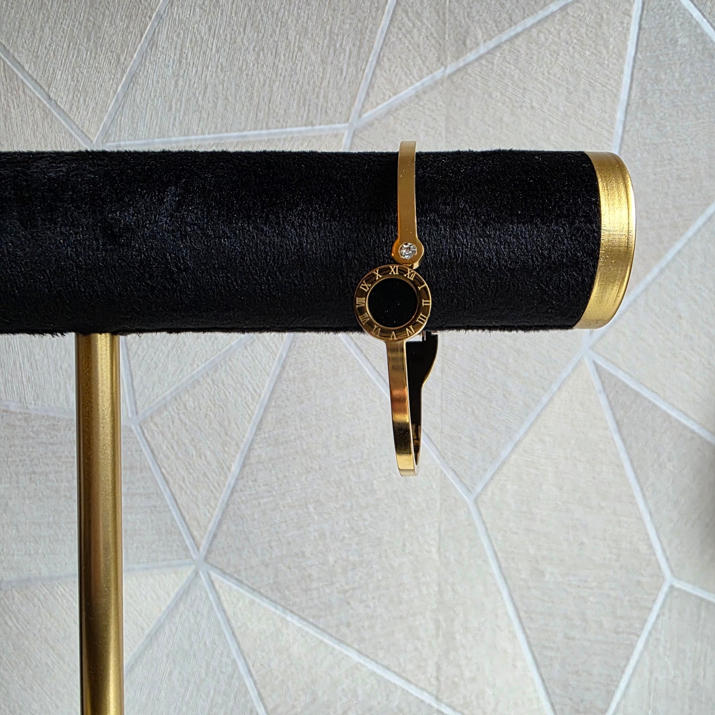 Roma Noir behoort tot de Essentials collectie van Atelier Doré