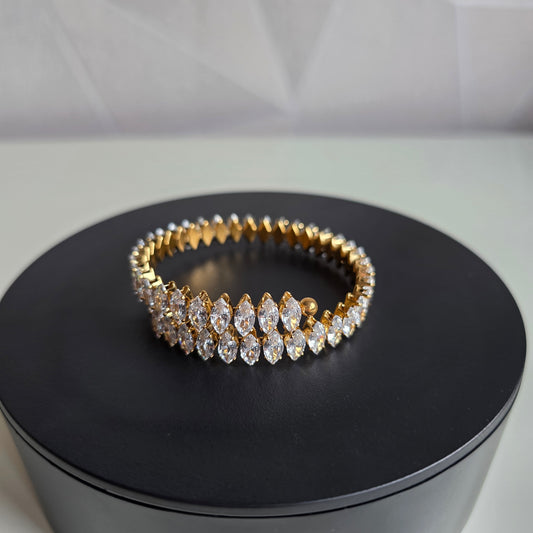 Elegante armband van Jacobsz Atelier Doré met marquise zircon stenen en luxe gouden afwerking.