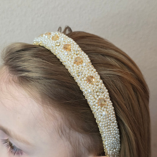 Luxe haarband van Jacobsz Atlier met verfijnde parel- en crystal details. 