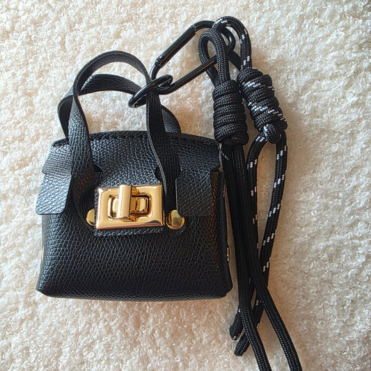 Zwarte mini tas sleutelhanger