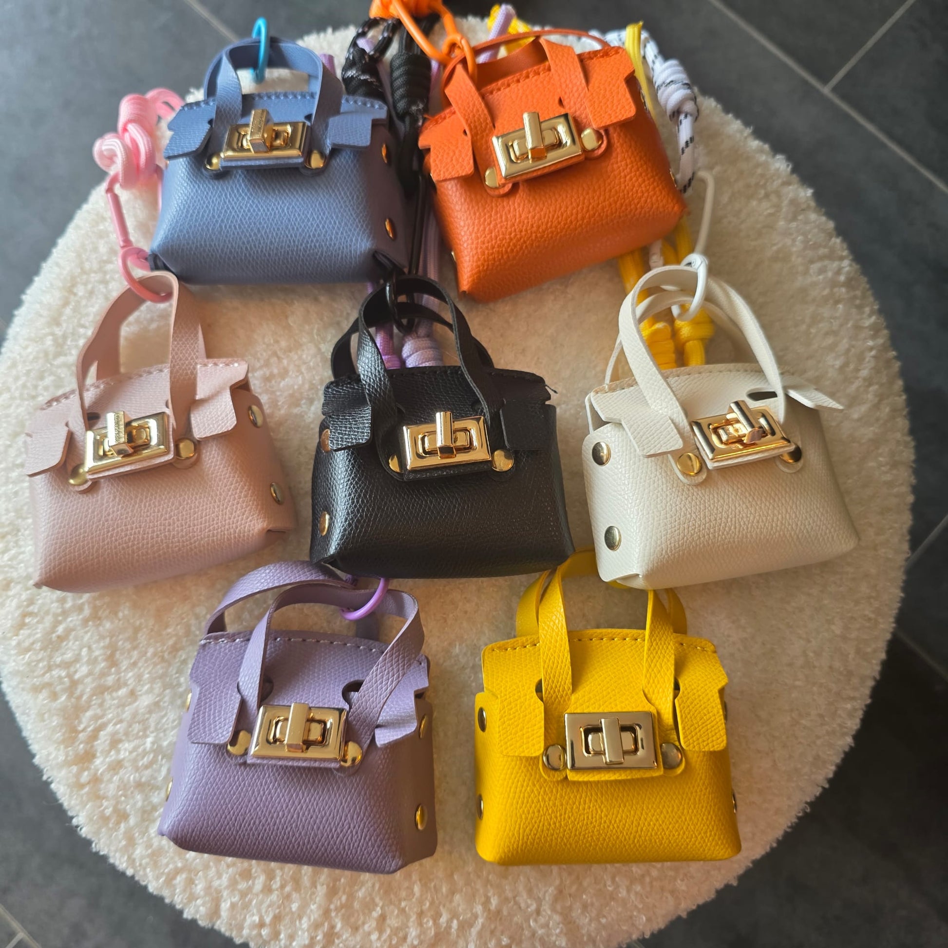 Alle kleuren van de Petit Bags Atelier 