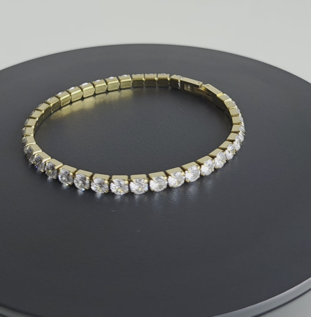 Verfijnde tennis bracelet van Jacobsz Atelier Doré met schitterende stenen en luxe gouden afwerking.
