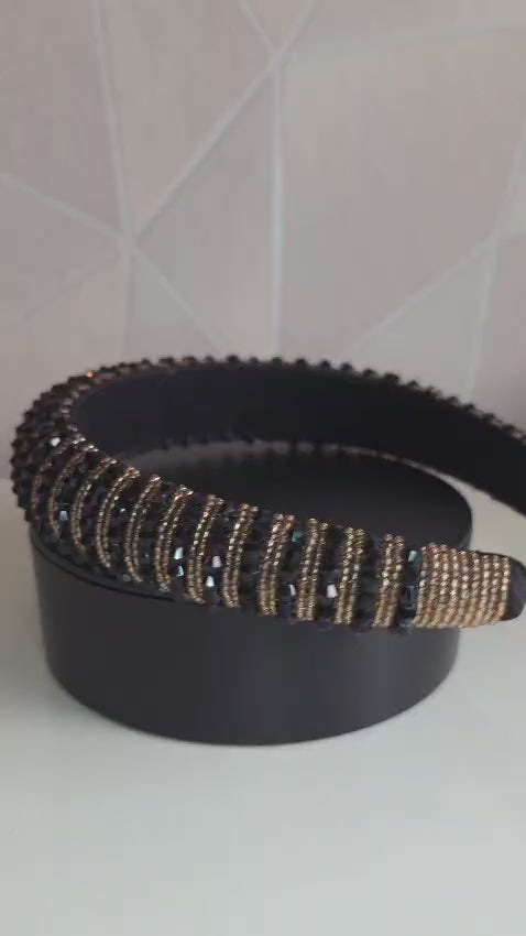 Een luxe haarband van Jacobsz Atelier met verfijnde sparkling details.
