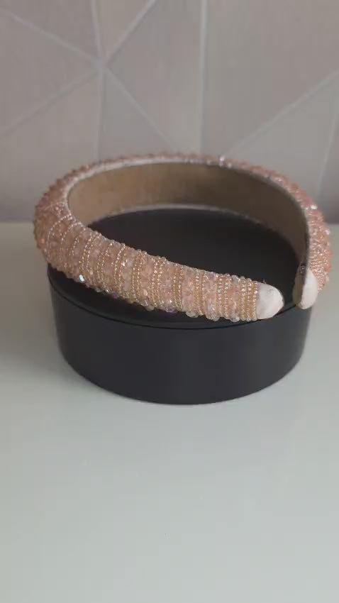 Een luxe haarband van Jacobsz Atelier met verfijnde sparkling details.