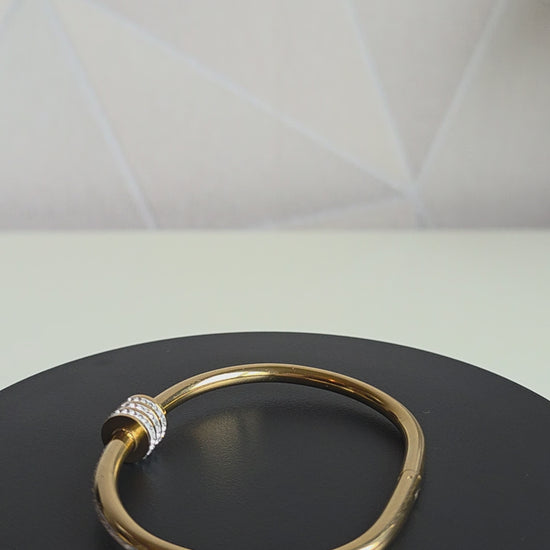 &nbsp;Lumière Royale behoort tot de Essentials collectie van Atelier Doré en is perfect voor een chique dagelijkse look of subtiele layering.