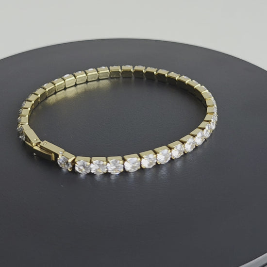 Verfijnde tennis bracelet van Jacobsz Atelier Doré met schitterende stenen en luxe gouden afwerking.