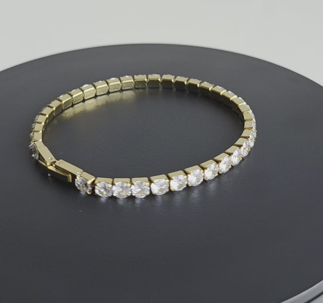 Verfijnde tennis bracelet van Jacobsz Atelier Doré met schitterende stenen en luxe gouden afwerking.