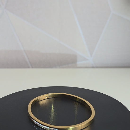 Lignes Lumière behoort tot de Essentials collectie van Atelier Doré.