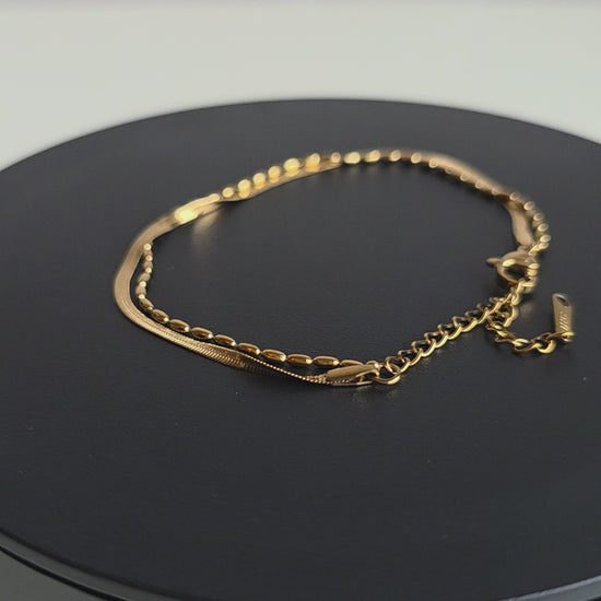Double Lumière behoort tot de Essentials collectie van Atelier Doré.