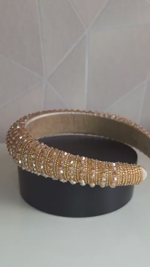 Een luxe haarband van Jacobsz Atelier met verfijnde sparkling details.