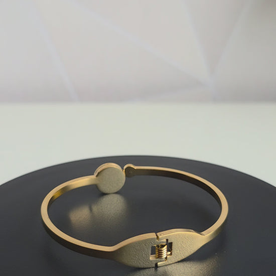 Roma Noir behoort tot de Essentials collectie van Atelier Doré