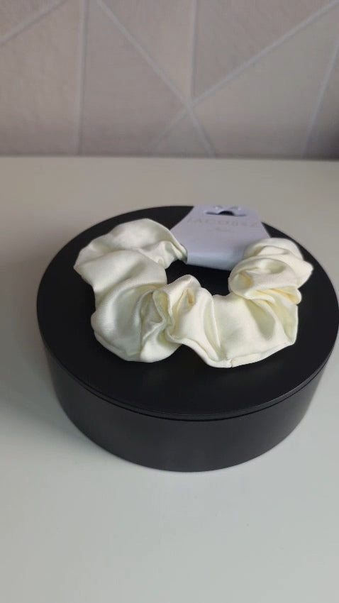 Jacobsz Atelier Scrunchie