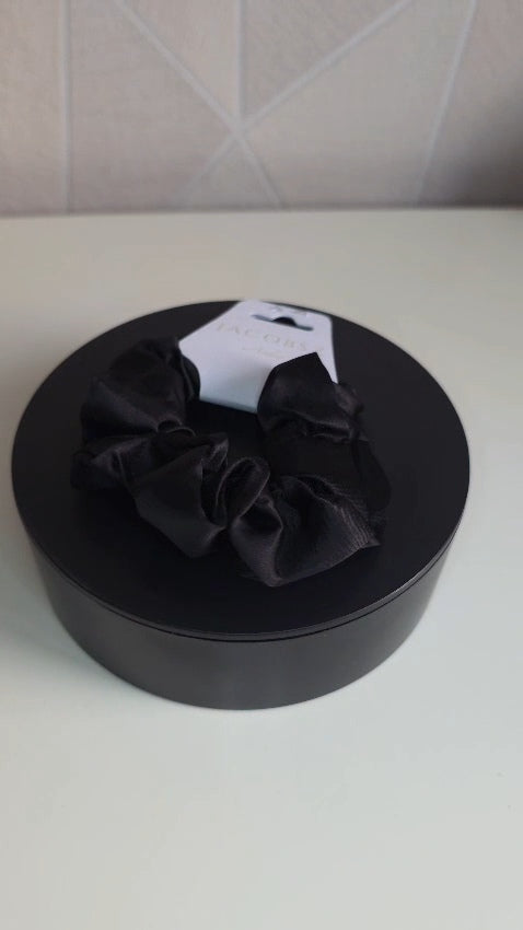 Jacobsz Atelier Scrunchie